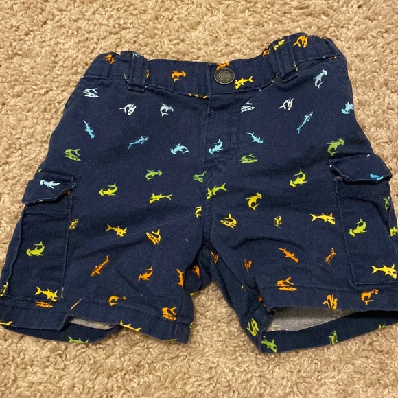 Boys shorts 18m - Picture 1 of 2